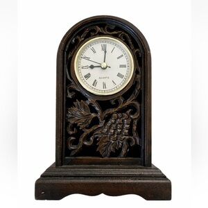 Antique-Style Mantel Clock Quartz Roman Numerals Decorative Table Clock